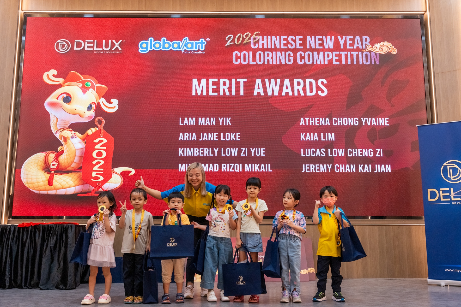 DELUX color contest