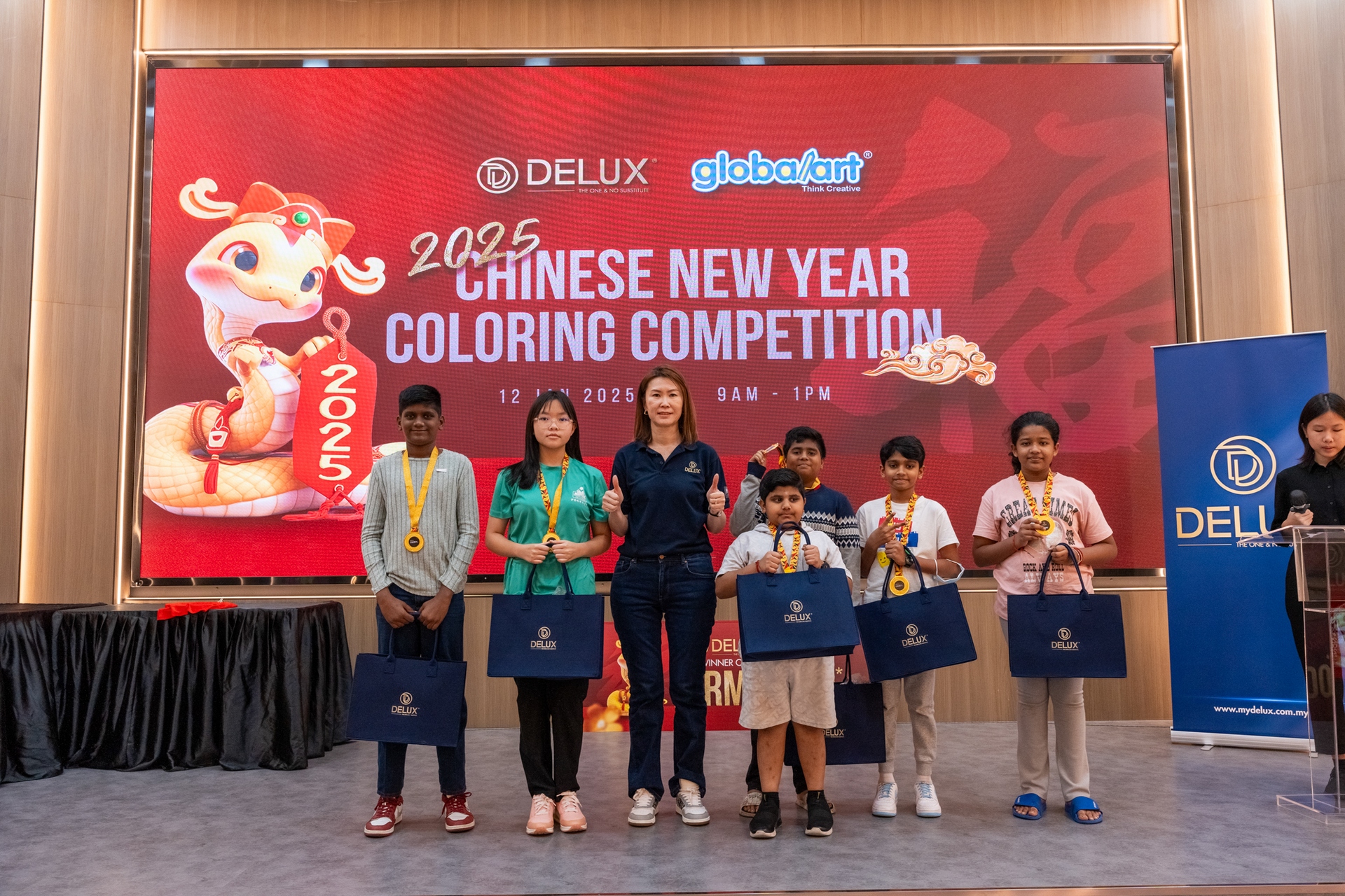 DELUX color contest
