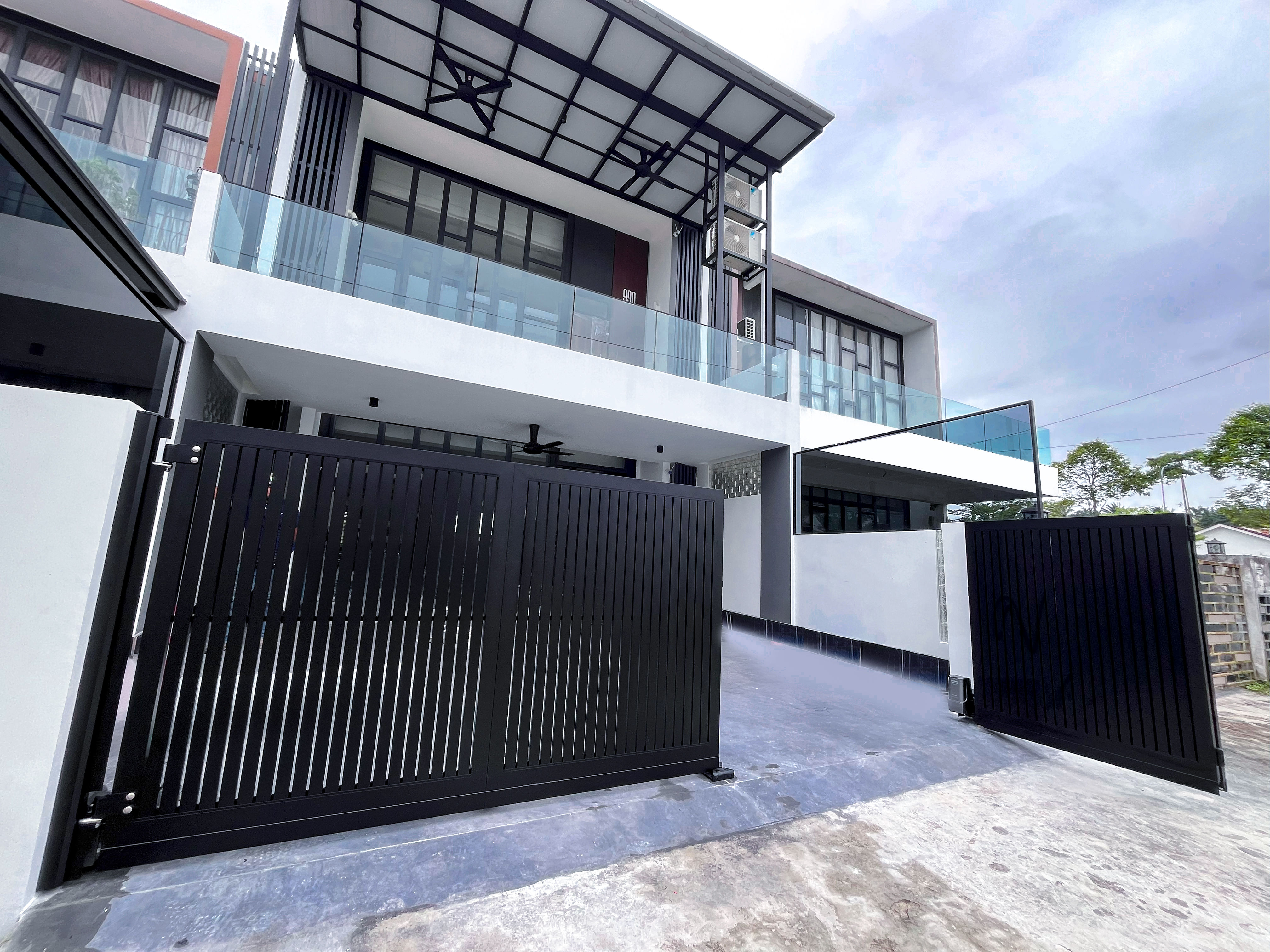 Trackless folding gate Trackless autogate Folding gate Malaysia Aluminium gate Malaysia Delux autogate Unigate Autogate Malaysia Unigate Malaysia Trackless gate Malaysia Aluminium gate supplier Malaysia Aluminium auto gate Autogate price Autogate system price Trackless autogate malaysia price Autogate malaysia price Aluminium gate suppliers texstone x17