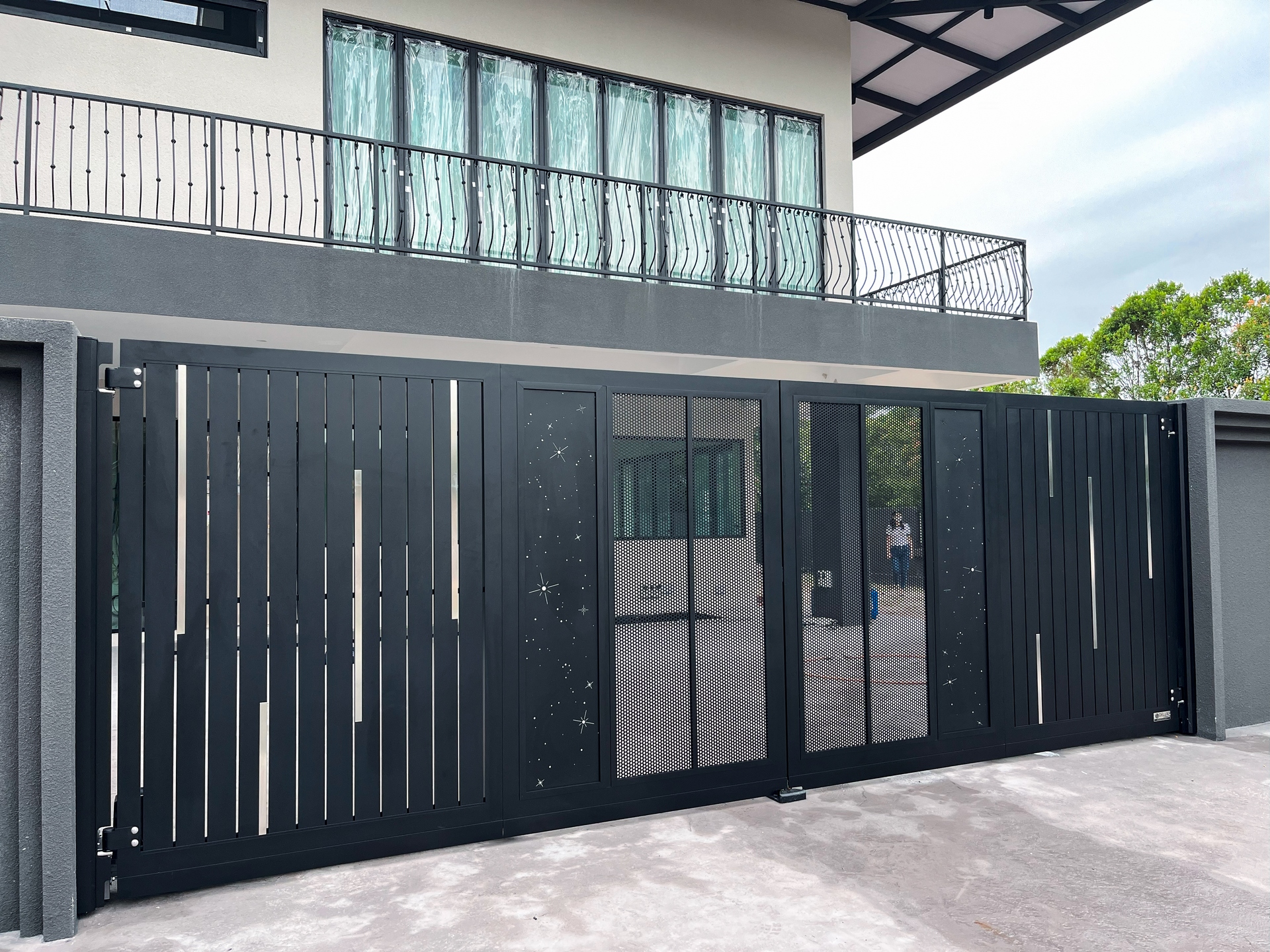 Trackless folding gate Trackless autogate Folding gate Malaysia Aluminium gate Malaysia Delux autogate Unigate Autogate Malaysia Unigate Malaysia Trackless gate Malaysia Aluminium gate supplier Malaysia Aluminium auto gate Autogate price Autogate system price Trackless autogate malaysia price Autogate malaysia price Aluminium gate suppliers starry