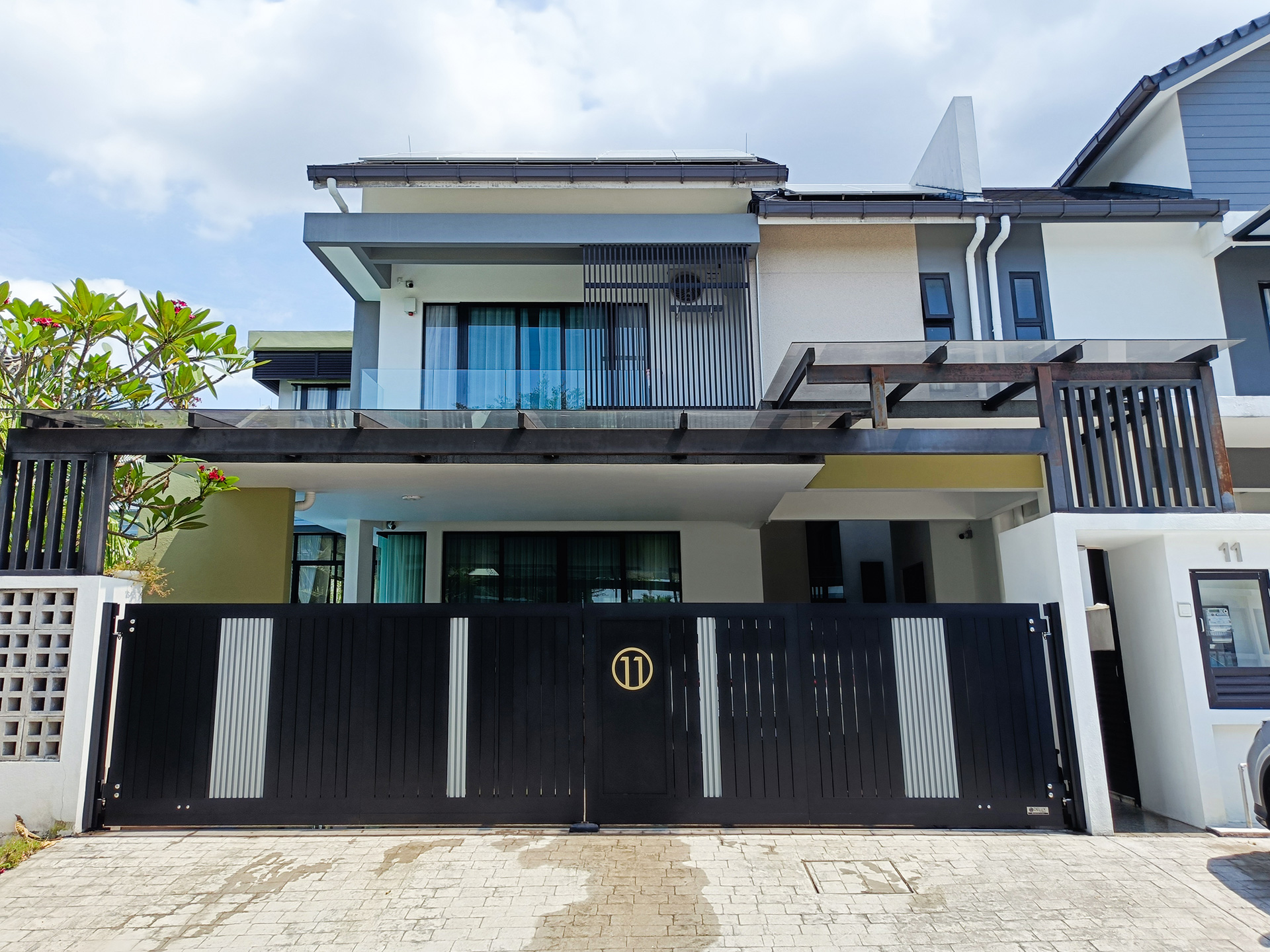 UniGate-Pro-Max_Elite-3_23ft-8in-x-5ft-4in_Subang-Bestari,-Shah-Alam-(1)