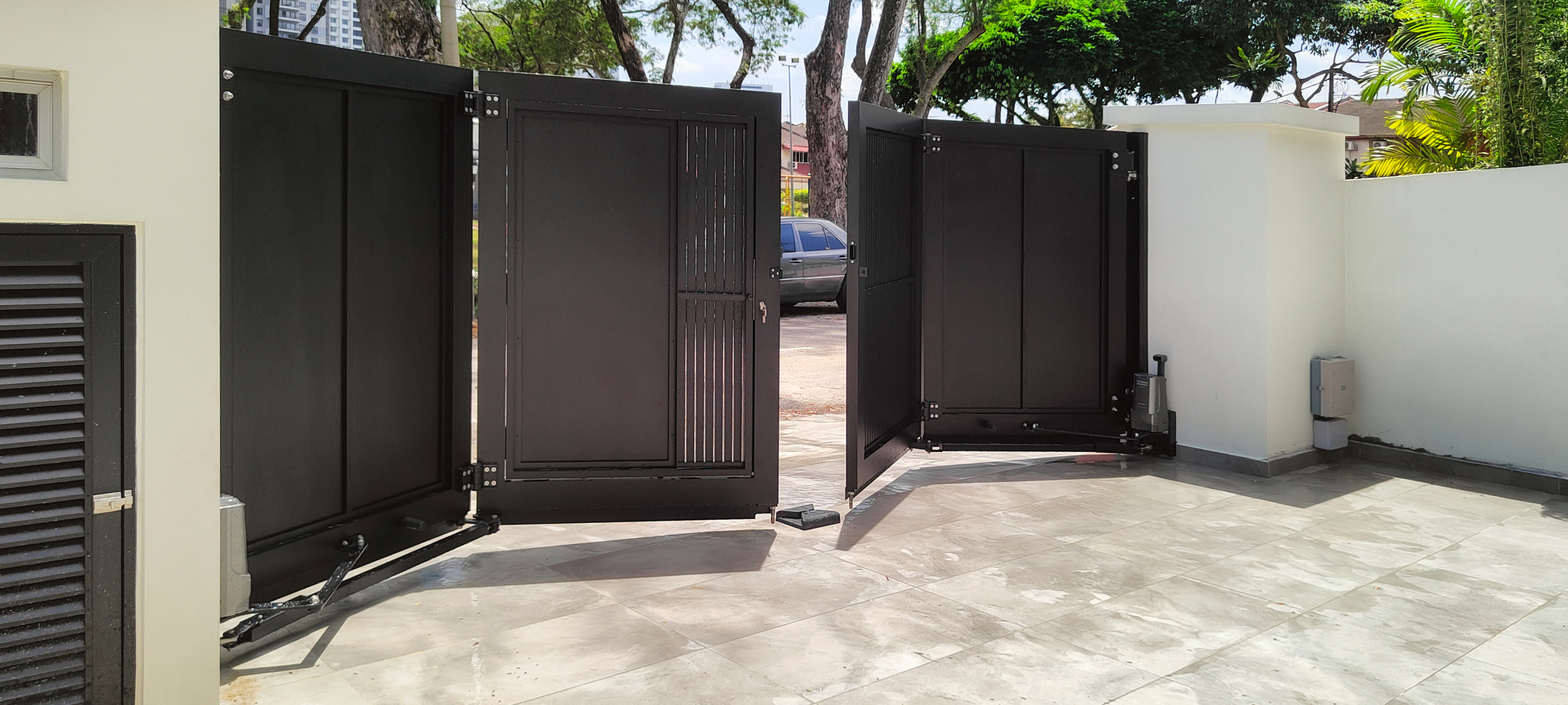 Trackless folding gate Trackless autogate Folding gate Malaysia Aluminium gate Malaysia Delux autogate Unigate Autogate Malaysia Unigate Malaysia Trackless gate Malaysia Aluminium gate supplier Malaysia Aluminium auto gate Autogate price Autogate system price Trackless autogate malaysia price Autogate malaysia price Aluminium gate suppliers wood 1