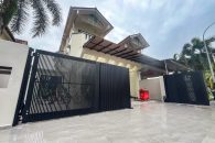 Trackless folding gate Trackless autogate Folding gate Malaysia Aluminium gate Malaysia Delux autogate Unigate Autogate Malaysia Unigate Malaysia Trackless gate Malaysia Aluminium gate supplier Malaysia Aluminium auto gate Autogate price Autogate system price Trackless autogate malaysia price Autogate malaysia price Aluminium gate suppliers xe9