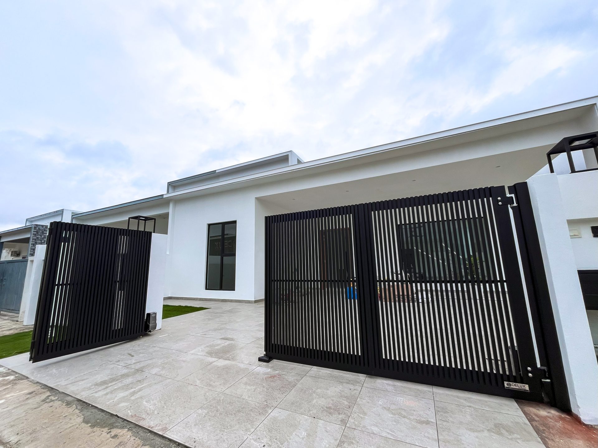 Trackless folding gate Trackless autogate Folding gate Malaysia Aluminium gate Malaysia Delux autogate Unigate Autogate Malaysia Unigate Malaysia Trackless gate Malaysia Aluminium gate supplier Malaysia Aluminium auto gate Autogate price Autogate system price Trackless autogate malaysia price Autogate malaysia price Aluminium gate suppliers x8