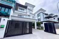 Trackless folding gate Trackless autogate Folding gate Malaysia Aluminium gate Malaysia Delux autogate Unigate Autogate Malaysia Unigate Malaysia Trackless gate Malaysia Aluminium gate supplier Malaysia Aluminium auto gate Autogate price Autogate system price Trackless autogate malaysia price Autogate malaysia price Aluminium gate suppliers stripe 1