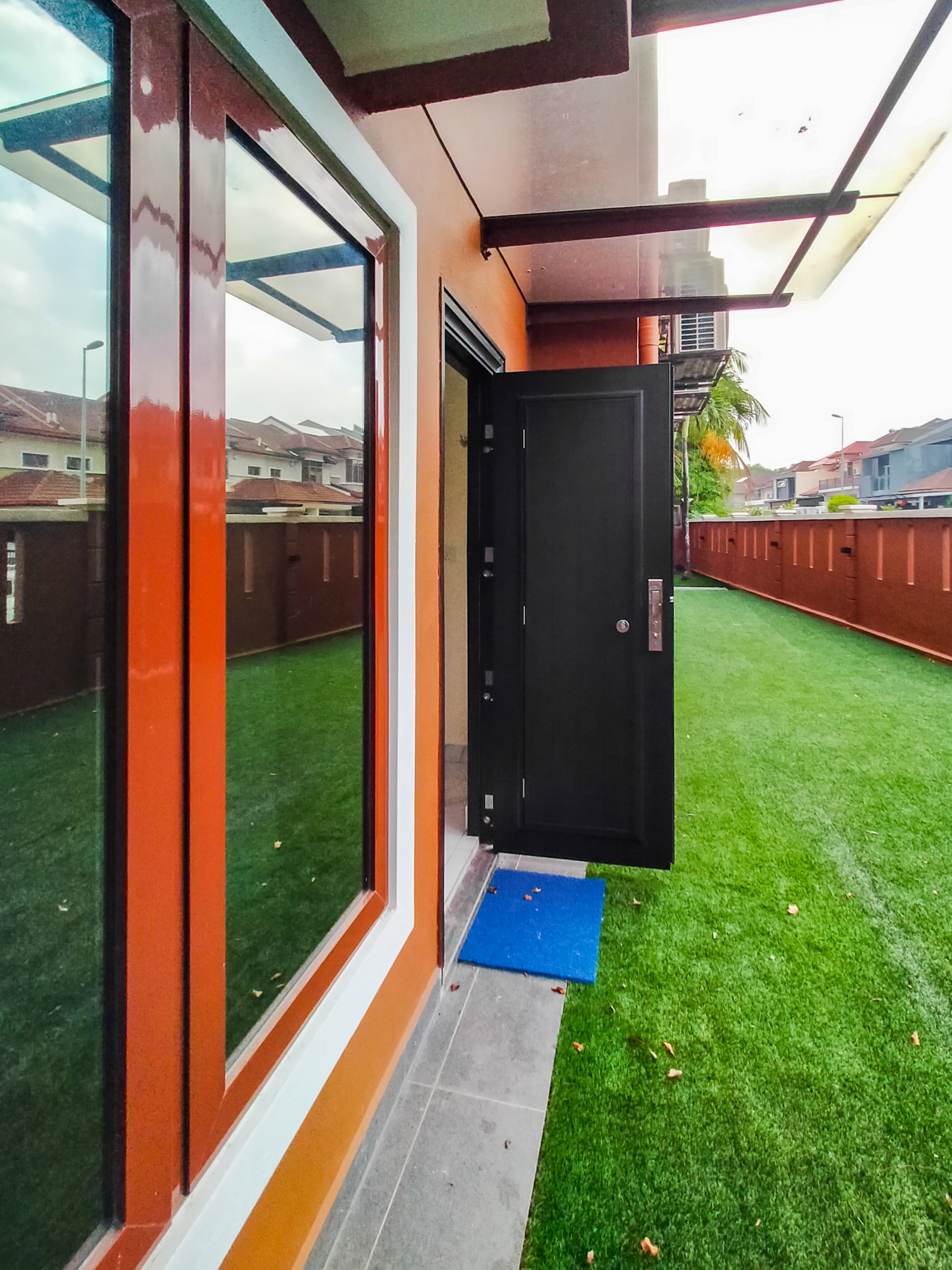 Security door Malaysia Aluminum door Luxury security door Delux security door price Aluminium security door Alutechdoor Security door design for home Best safety door Best security door malaysia Modern security door Security door design Single Door DT608