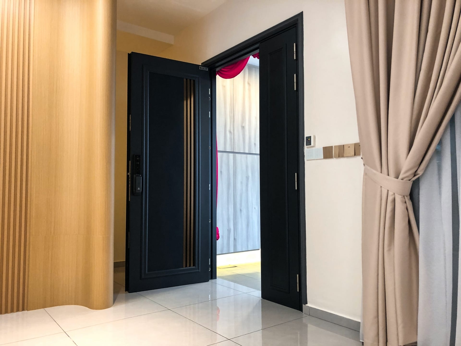 Security door Malaysia Aluminum door Luxury security door Delux security door price Aluminium security door Alutechdoor Security door design for home Best safety door Best security door malaysia Modern security door Security door design Safety door Malaysia Premium security door dt706