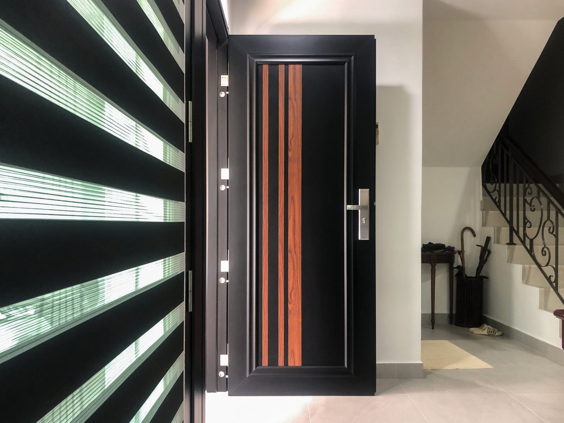 Security door Malaysia Aluminum door Luxury security door Delux security door price Aluminium security door Alutechdoor Security door design for home Best safety door Best security door malaysia Modern security door Security door design Safety door Malaysia Premium security door dt611