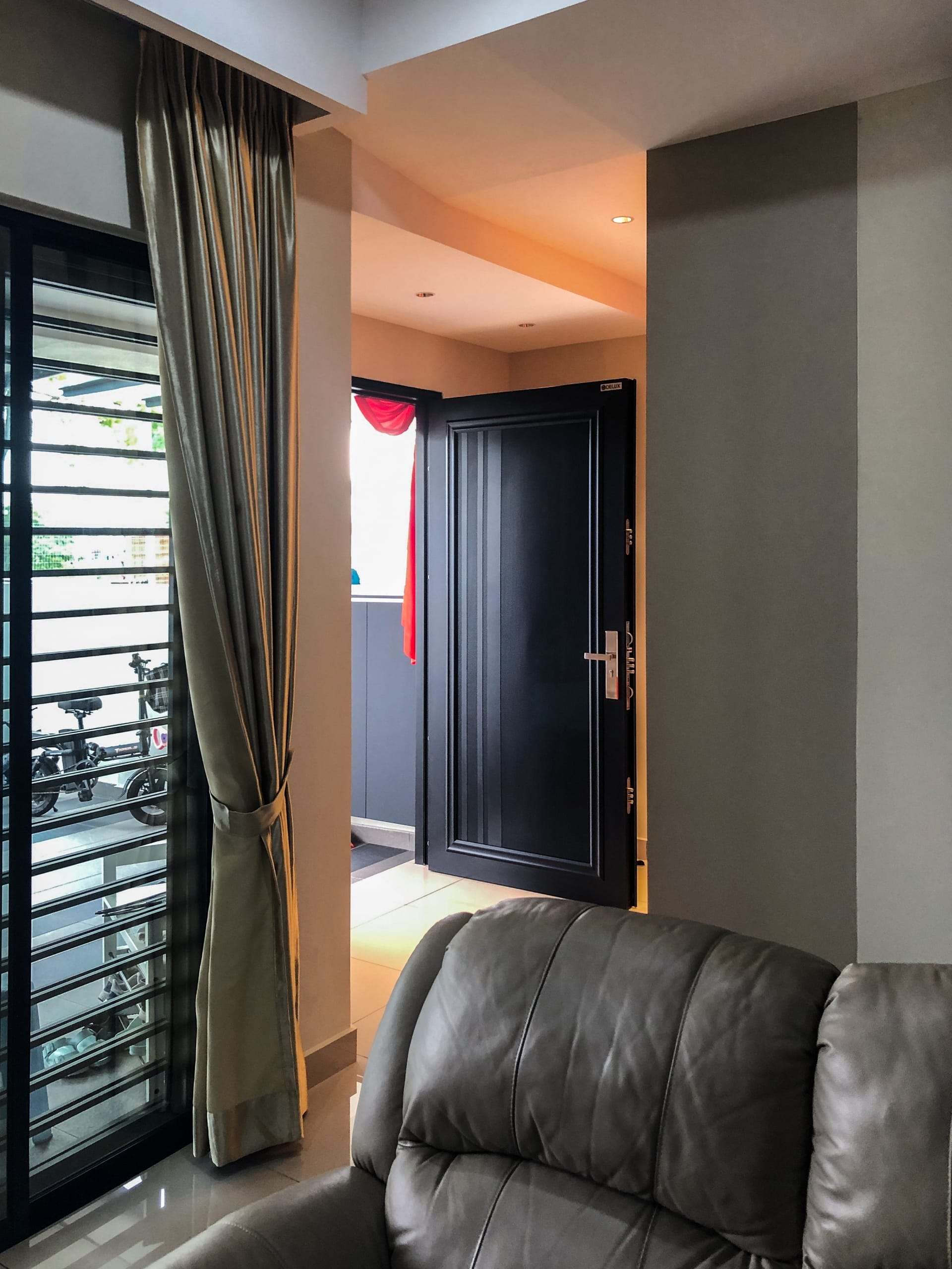 Security door Malaysia Aluminum door Luxury security door Delux security door price Aluminium security door Alutechdoor Security door design for home Best safety door Best security door malaysia Modern security door Security door design Safety door Malaysia Premium security door dt611
