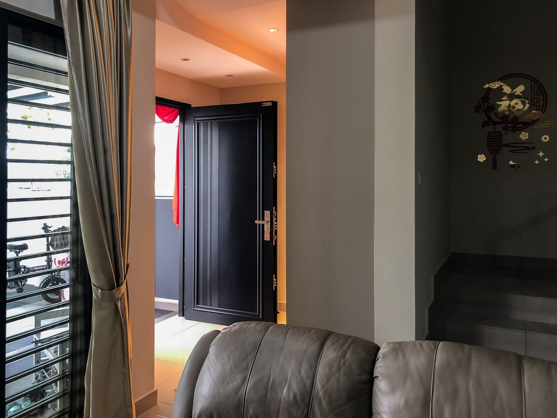 Security door Malaysia Aluminum door Luxury security door Delux security door price Aluminium security door Alutechdoor Security door design for home Best safety door Best security door malaysia Modern security door Security door design Safety door Malaysia Premium security door dt611