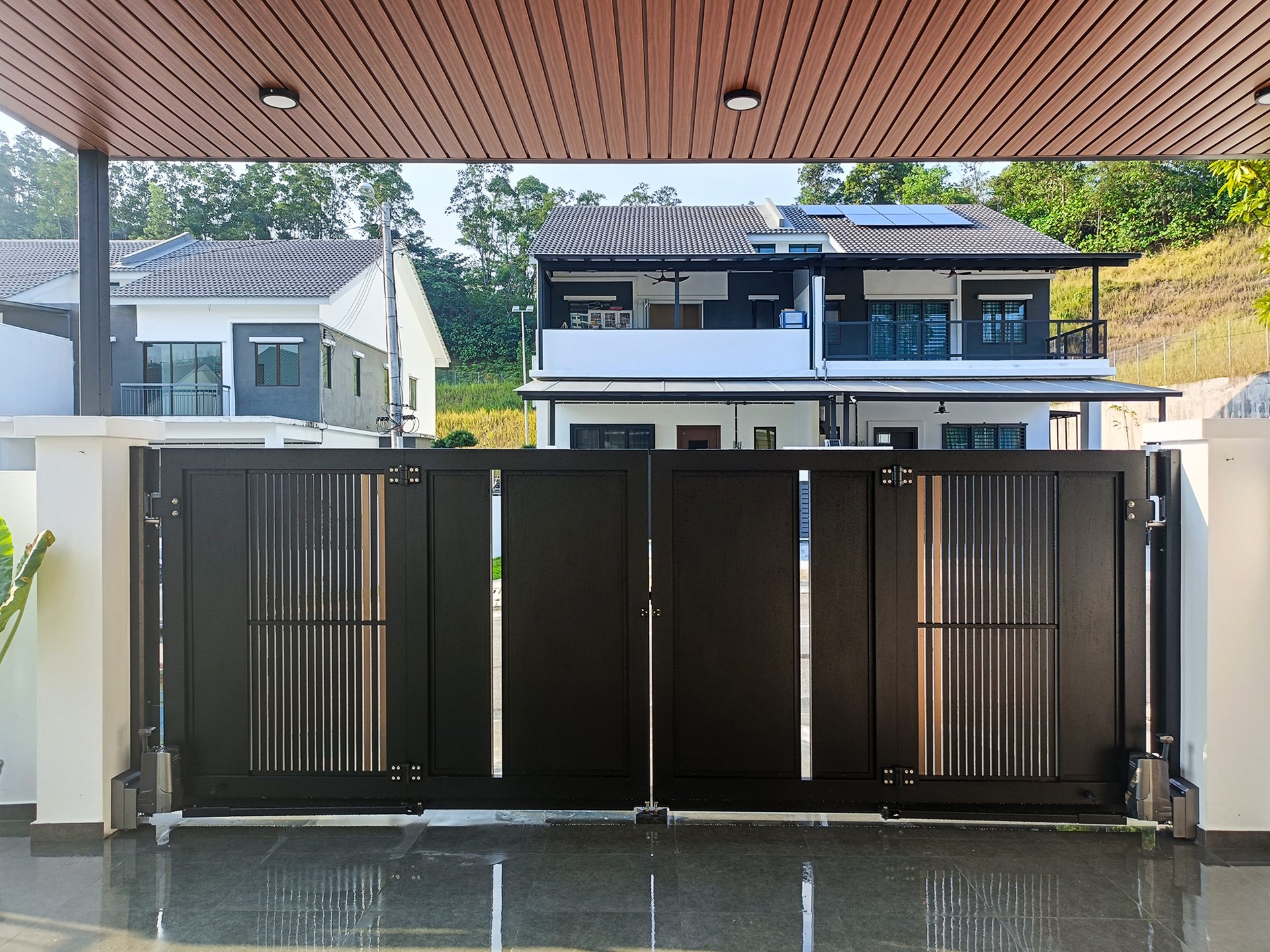 Trackless folding gate Trackless autogate Folding gate Malaysia Aluminium gate Malaysia Delux autogate Unigate Autogate Malaysia Unigate Malaysia Trackless gate Malaysia Aluminium gate supplier Malaysia Aluminium auto gate Autogate price Autogate system price Trackless autogate malaysia price Autogate malaysia price Aluminium gate suppliers LINO GN101