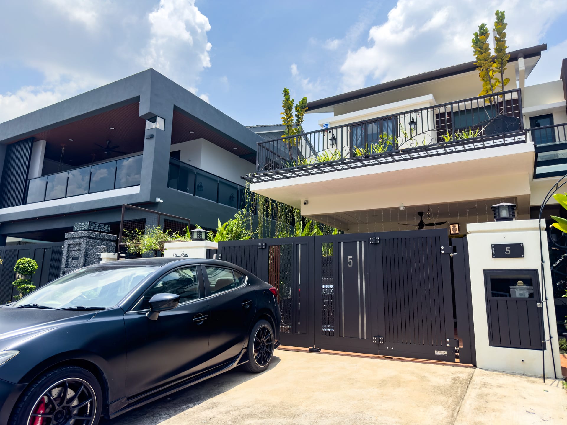 IMG_5755 Trackless folding gate Trackless autogate Folding gate Malaysia Aluminium gate Malaysia Delux autogate Unigate Autogate Malaysia Unigate Malaysia Trackless gate Malaysia Aluminium gate supplier Malaysia Aluminium auto gate Autogate price Autogate system price Trackless autogate malaysia price Autogate malaysia price Aluminium gate suppliers