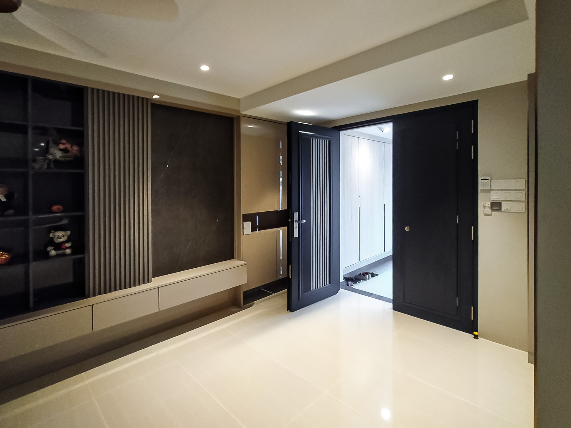 Security door Malaysia Aluminum door Luxury security door Delux security door price Aluminium security door Alutechdoor Security door design for home Best safety door Best security door malaysia Modern security door Security door design Double Door DT603P