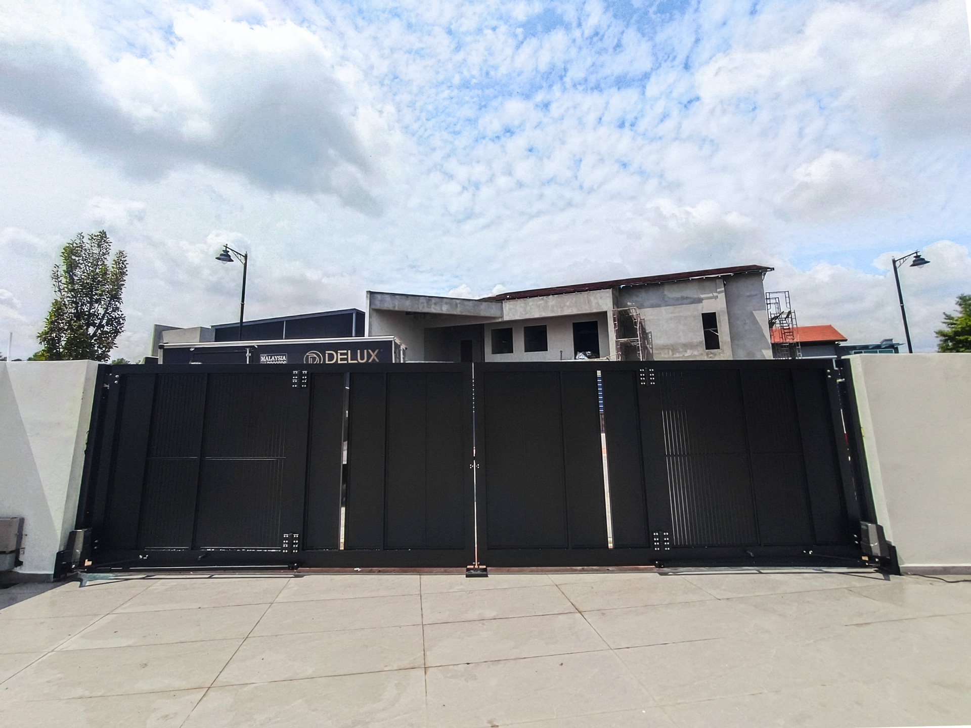 UniGate-Pro-Max_GN104-(Customize)_25ft-9in-x-6ft-11in_Bandar-Kinrara,-Puchong--(13) Trackless folding gate Trackless autogate Folding gate Malaysia Aluminium gate Malaysia Delux autogate Unigate Autogate Malaysia Unigate Malaysia Trackless gate Malaysia Aluminium gate supplier Malaysia Aluminium auto gate Autogate price Autogate system price Trackless autogate malaysia price Autogate malaysia price Aluminium gate suppliers LINO