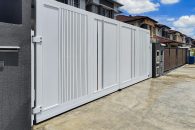 Trackless folding gate Trackless autogate Folding gate Malaysia Aluminium gate Malaysia Delux autogate Unigate Autogate Malaysia Unigate Malaysia Trackless gate Malaysia Aluminium gate supplier Malaysia Aluminium auto gate Autogate price Autogate system price Trackless autogate malaysia price Autogate malaysia price Aluminium gate suppliers LINO