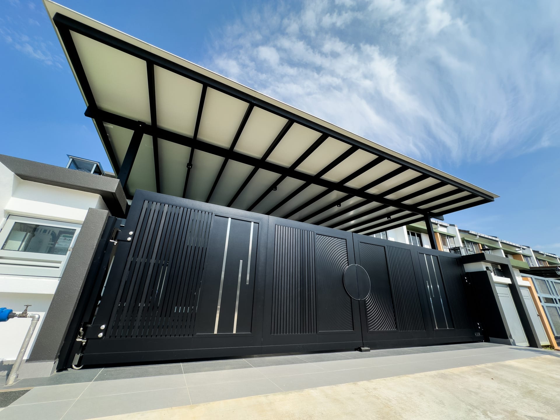 IMG_7319 Trackless folding gate Trackless autogate Folding gate Malaysia Aluminium gate Malaysia Delux autogate Unigate Autogate Malaysia Unigate Malaysia Trackless gate Malaysia Aluminium gate supplier Malaysia Aluminium auto gate Autogate price Autogate system price Trackless autogate malaysia price Autogate malaysia price Aluminium gate suppliers