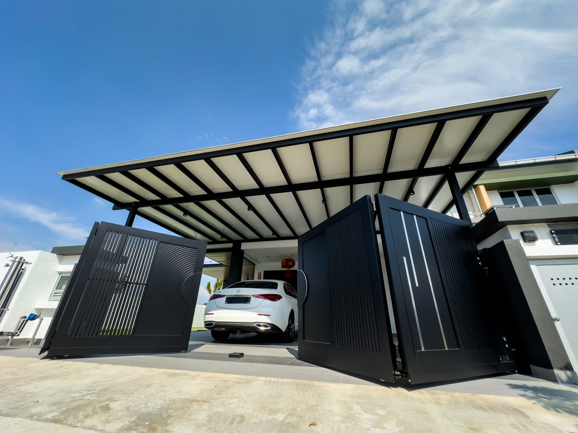 IMG_7333 Trackless folding gate Trackless autogate Folding gate Malaysia Aluminium gate Malaysia Delux autogate Unigate Autogate Malaysia Unigate Malaysia Trackless gate Malaysia Aluminium gate supplier Malaysia Aluminium auto gate Autogate price Autogate system price Trackless autogate malaysia price Autogate malaysia price Aluminium gate suppliers