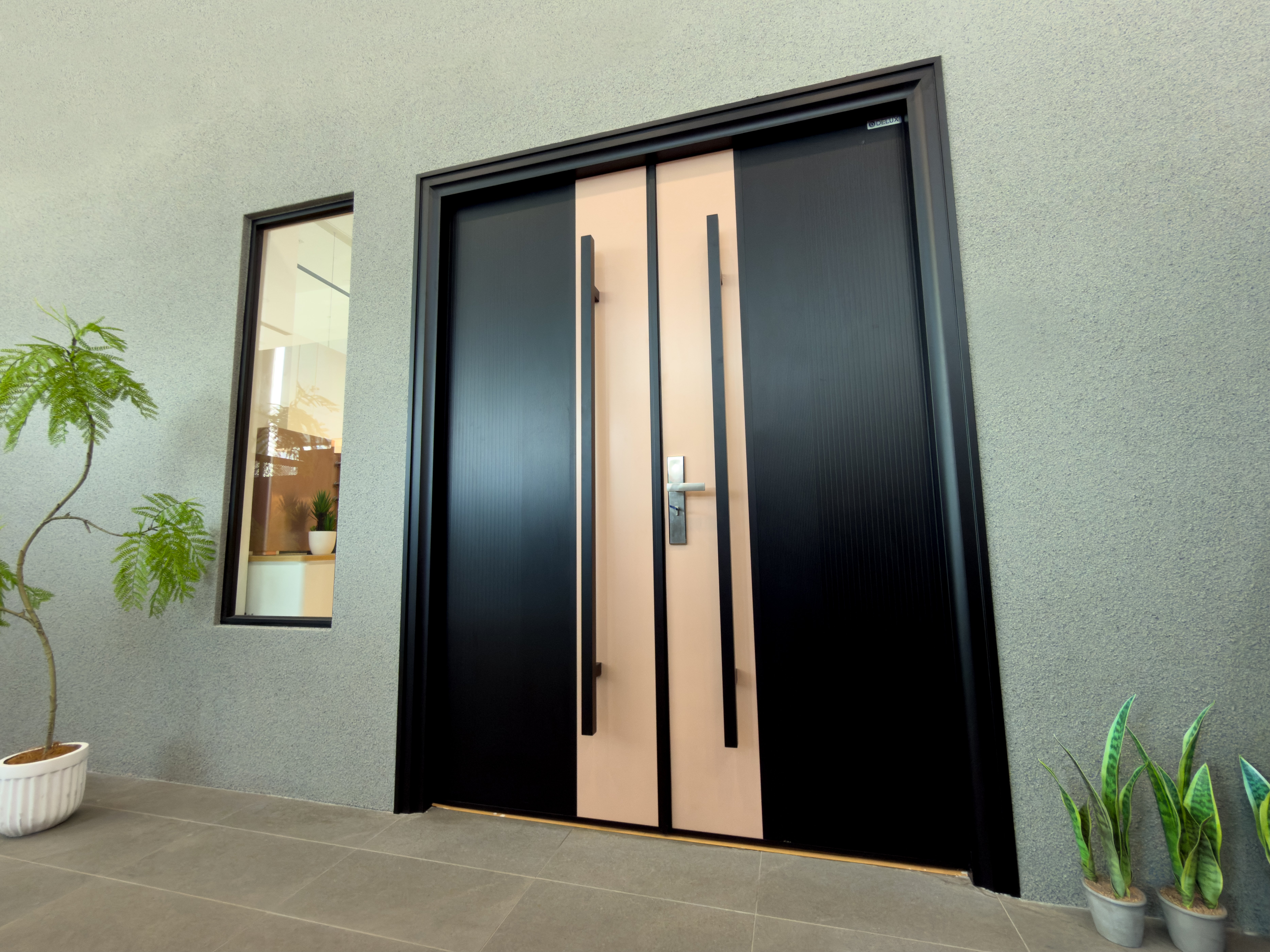 LN207_Showroom 2.jpg