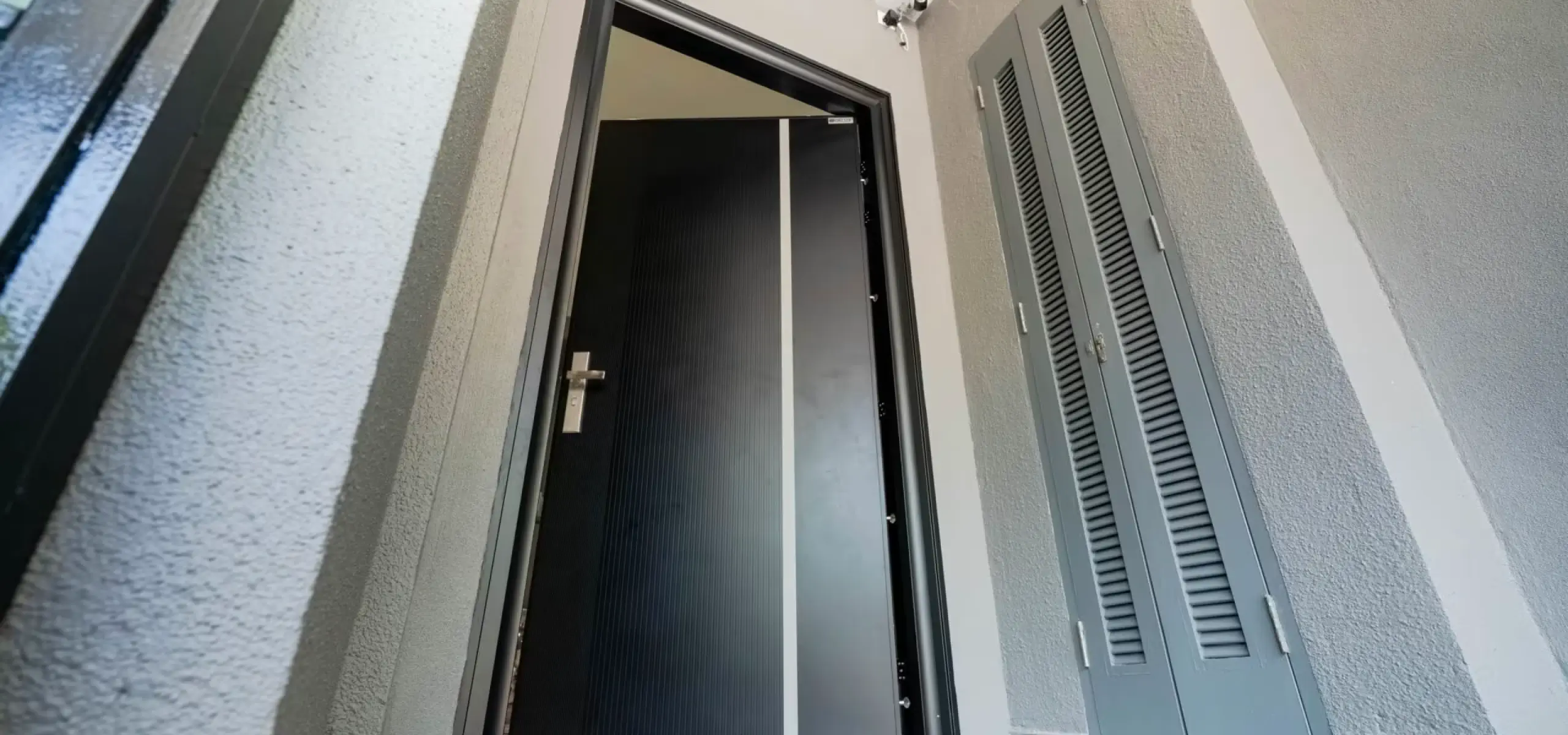 How Many Lock Points Does a Security Door Need in Malaysia?
