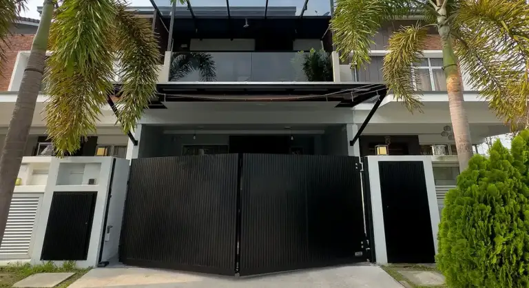 Contemporary Autogate for Terrace Home in Bandar Rimbayu
