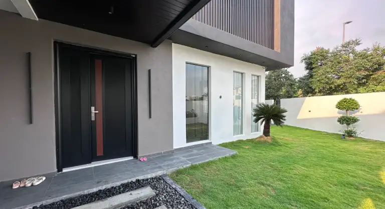 Refined One & Half Door for Home in Glenmarie