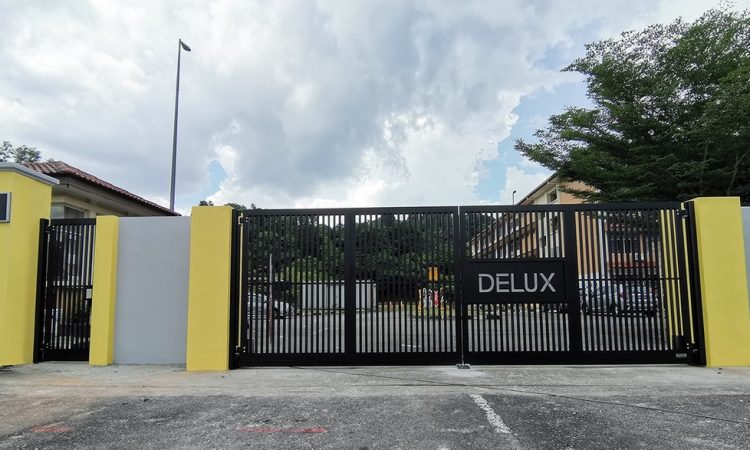 Gate to School Programme, Delux