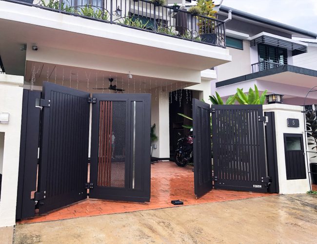 Trackless folding gate Trackless autogate Folding gate Malaysia Aluminium gate Malaysia Delux autogate Unigate Autogate Malaysia Unigate Malaysia Trackless gate Malaysia Aluminium gate supplier Malaysia Aluminium auto gate Autogate price Autogate system price Trackless autogate malaysia price Autogate malaysia price Aluminium gate suppliers