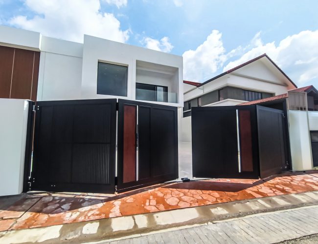 UniGate-Pro-Max_GN104-(Customize)_25ft-9in-x-6ft-11in_Bandar-Kinrara,-Puchong–(15) Trackless folding gate Trackless autogate Folding gate Malaysia Aluminium gate Malaysia Delux autogate Unigate Autogate Malaysia Unigate Malaysia Trackless gate Malaysia Aluminium gate supplier Malaysia Aluminium auto gate Autogate price Autogate system price Trackless autogate malaysia price Autogate malaysia price Aluminium gate suppliers LINO