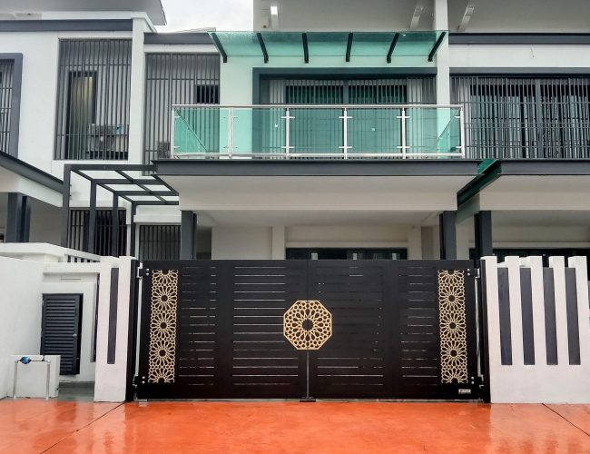 Trackless folding gate Trackless autogate Folding gate Malaysia Aluminium gate Malaysia Delux autogate Unigate Autogate Malaysia Unigate Malaysia Trackless gate Malaysia Aluminium gate supplier Malaysia Aluminium auto gate Autogate price Autogate system price Trackless autogate malaysia price Autogate malaysia price Aluminium gate suppliers mj106