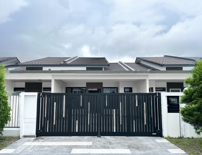 Trackless folding gate Trackless autogate Folding gate Malaysia Aluminium gate Malaysia Delux autogate Unigate Autogate Malaysia Unigate Malaysia Trackless gate Malaysia Aluminium gate supplier Malaysia Aluminium auto gate Autogate price Autogate system price Trackless autogate malaysia price Autogate malaysia price Aluminium gate suppliers x-line 1