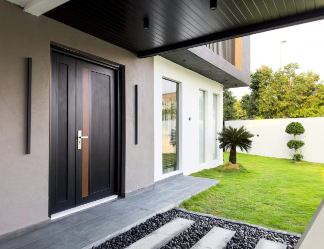 AlutechDoor One and Half Door DT601W
