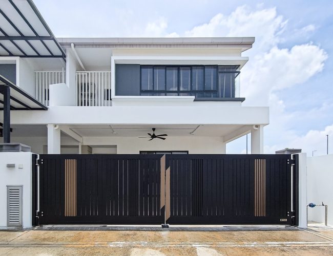 Trackless folding gate Trackless autogate Folding gate Malaysia Aluminium gate Malaysia Delux autogate Unigate Autogate Malaysia Unigate Malaysia Trackless gate Malaysia Aluminium gate supplier Malaysia Aluminium auto gate Autogate price Autogate system price Trackless autogate malaysia price Autogate malaysia price Aluminium gate suppliers lustre 1