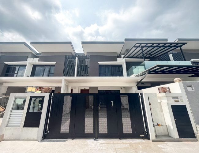 Trackless folding gate Trackless autogate Folding gate Malaysia Aluminium gate Malaysia Delux autogate Unigate Autogate Malaysia Unigate Malaysia Trackless gate Malaysia Aluminium gate supplier Malaysia Aluminium auto gate Autogate price Autogate system price Trackless autogate malaysia price Autogate malaysia price Aluminium gate suppliers inline 4