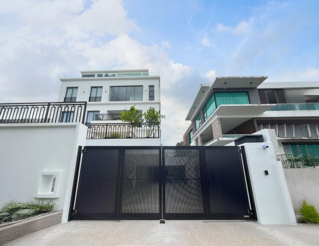 Trackless folding gate Trackless autogate Folding gate Malaysia Aluminium gate Malaysia Delux autogate Unigate Autogate Malaysia Unigate Malaysia Trackless gate Malaysia Aluminium gate supplier Malaysia Aluminium auto gate Autogate price Autogate system price Trackless autogate malaysia price Autogate malaysia price Aluminium gate suppliers x8