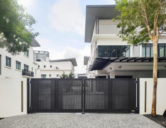 Trackless folding gate Trackless autogate Folding gate Malaysia Aluminium gate Malaysia Delux autogate Unigate Autogate Malaysia Unigate Malaysia Trackless gate Malaysia Aluminium gate supplier Malaysia Aluminium auto gate Autogate price Autogate system price Trackless autogate malaysia price Autogate malaysia price Aluminium gate suppliers X21