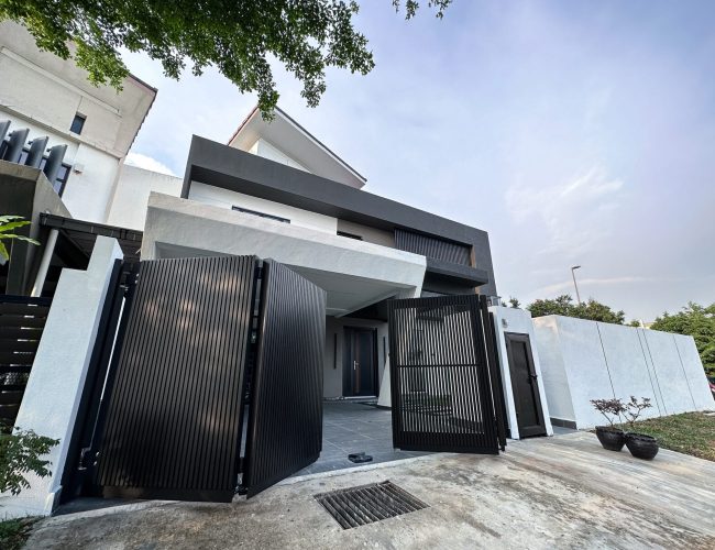 Trackless folding gate Trackless autogate Folding gate Malaysia Aluminium gate Malaysia Delux autogate Unigate Autogate Malaysia Unigate Malaysia Trackless gate Malaysia Aluminium gate supplier Malaysia Aluminium auto gate Autogate price Autogate system price Trackless autogate malaysia price Autogate malaysia price Aluminium gate suppliers x8